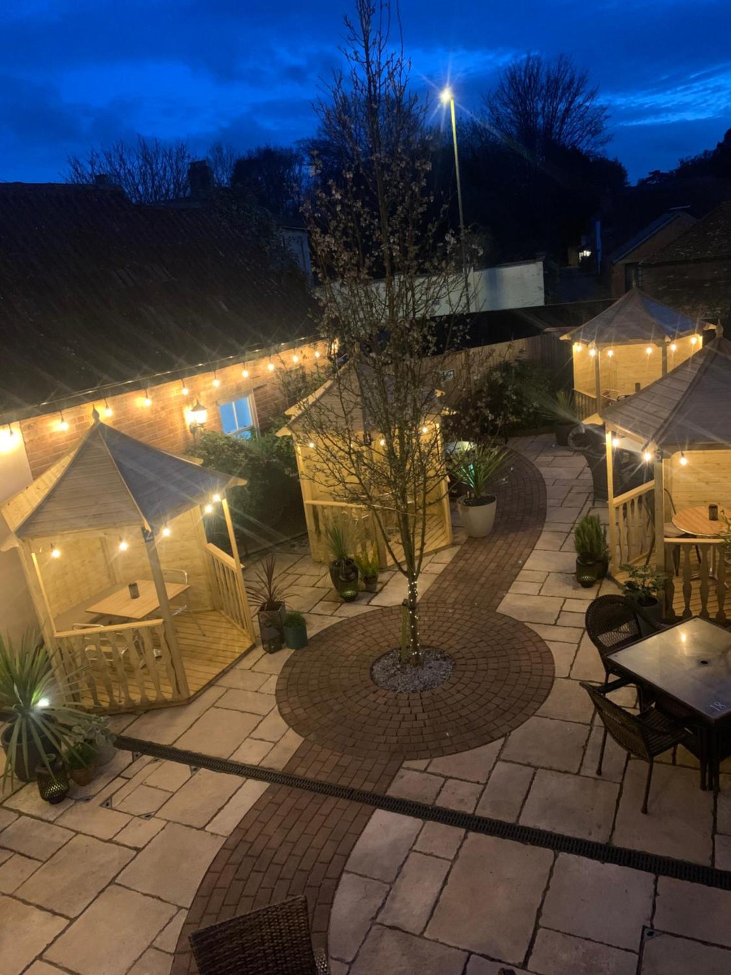 Greyhound Inn Wilton Wilton  Exterior foto