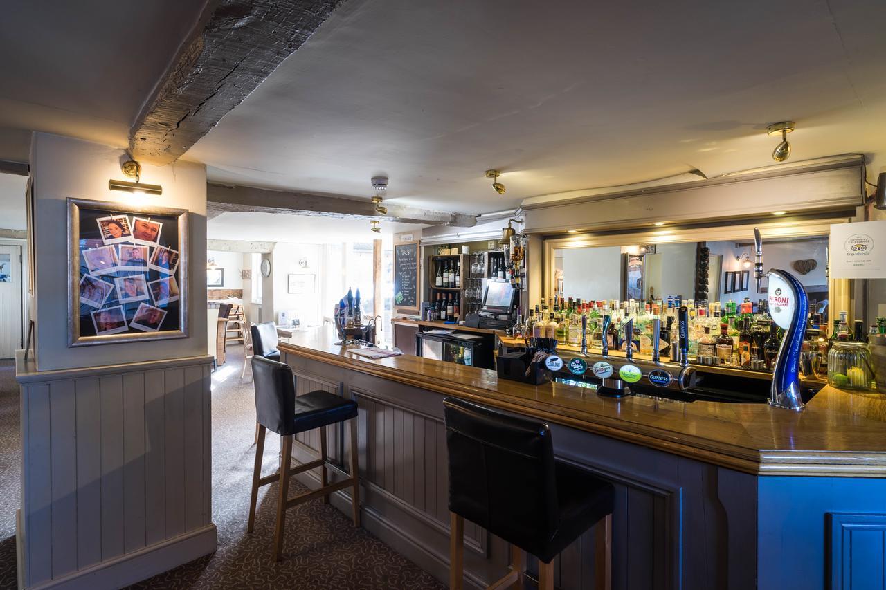 Greyhound Inn Wilton Wilton  Exterior foto