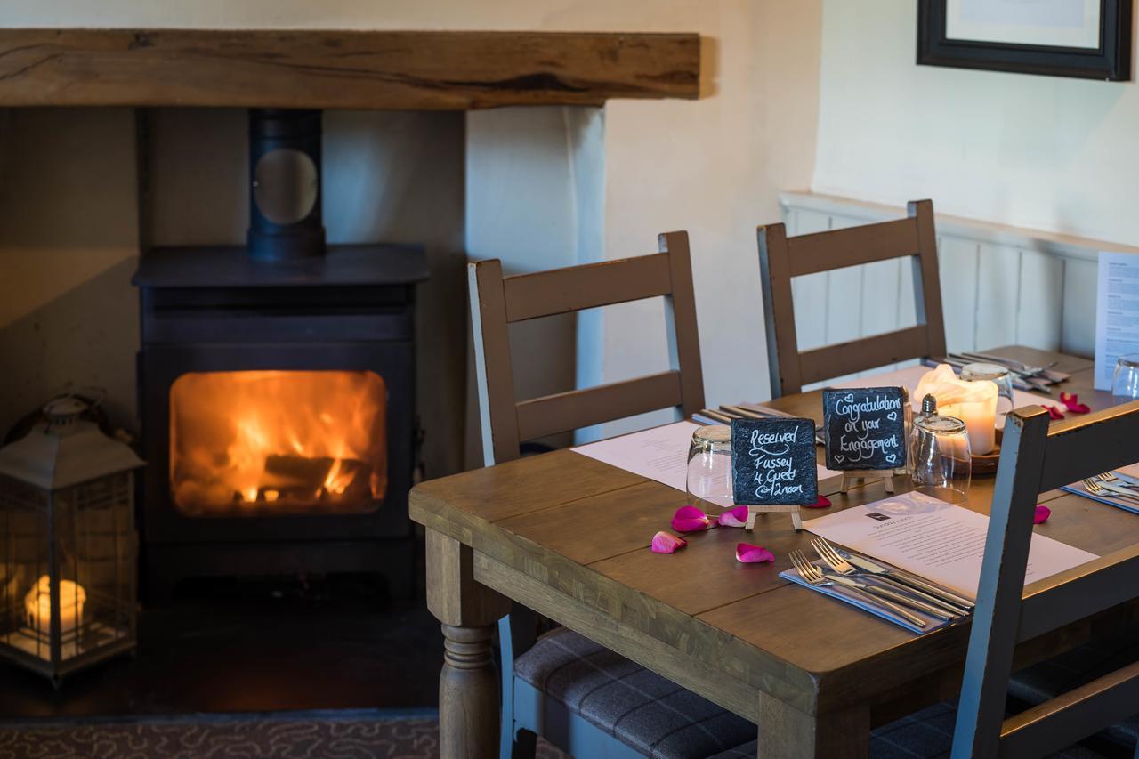 Greyhound Inn Wilton Wilton  Exterior foto