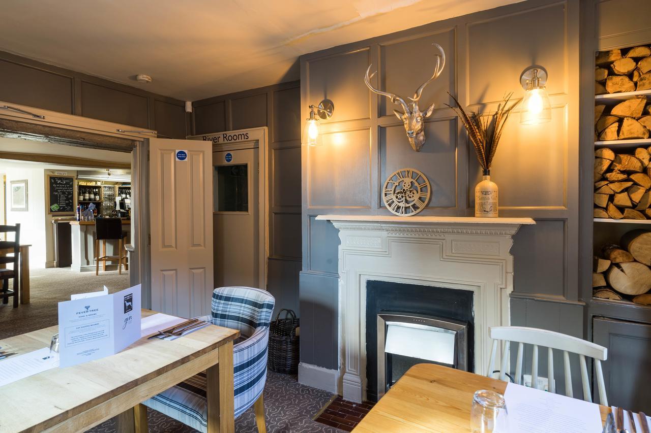 Greyhound Inn Wilton Wilton  Exterior foto