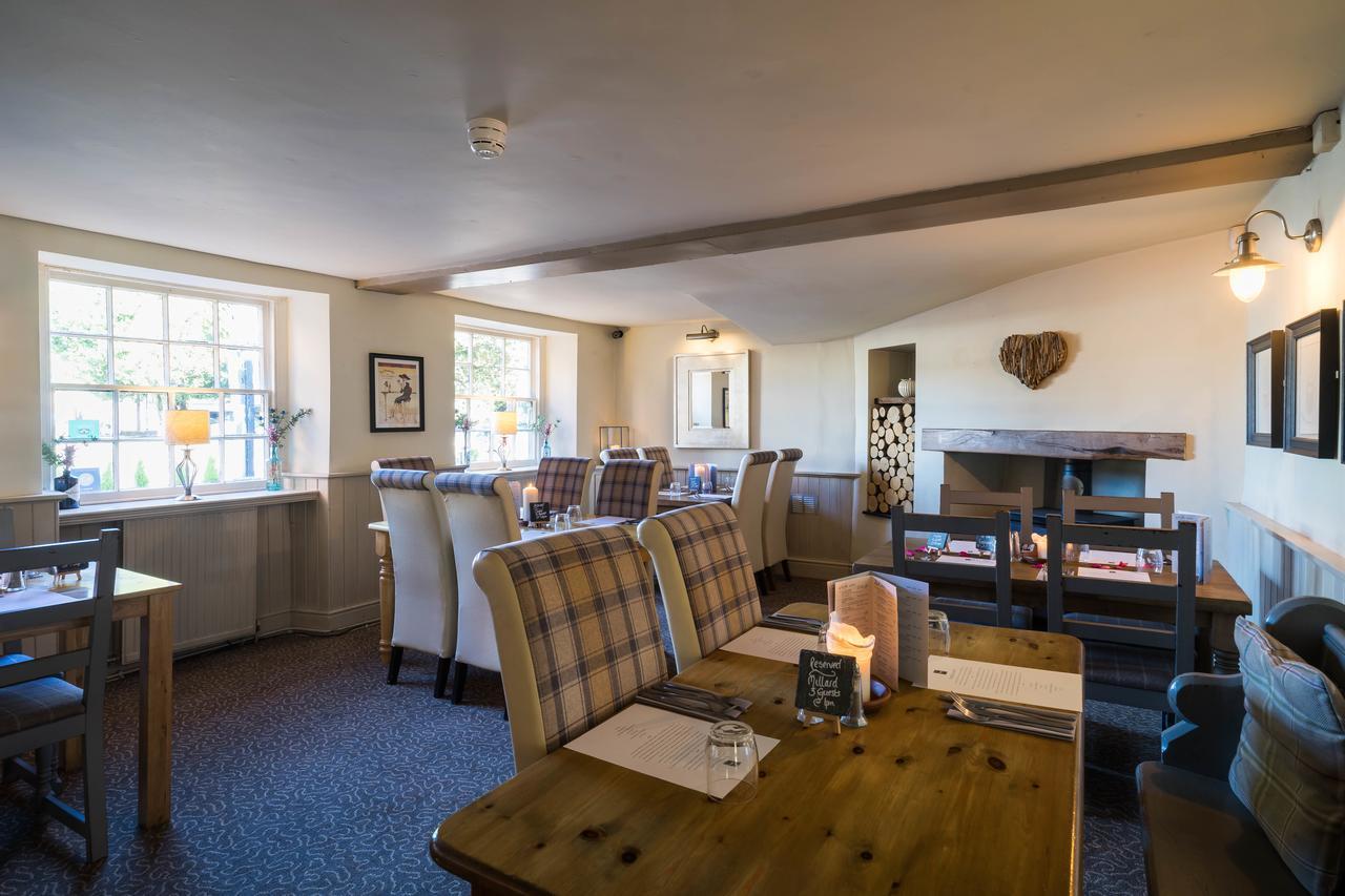 Greyhound Inn Wilton Wilton  Exterior foto