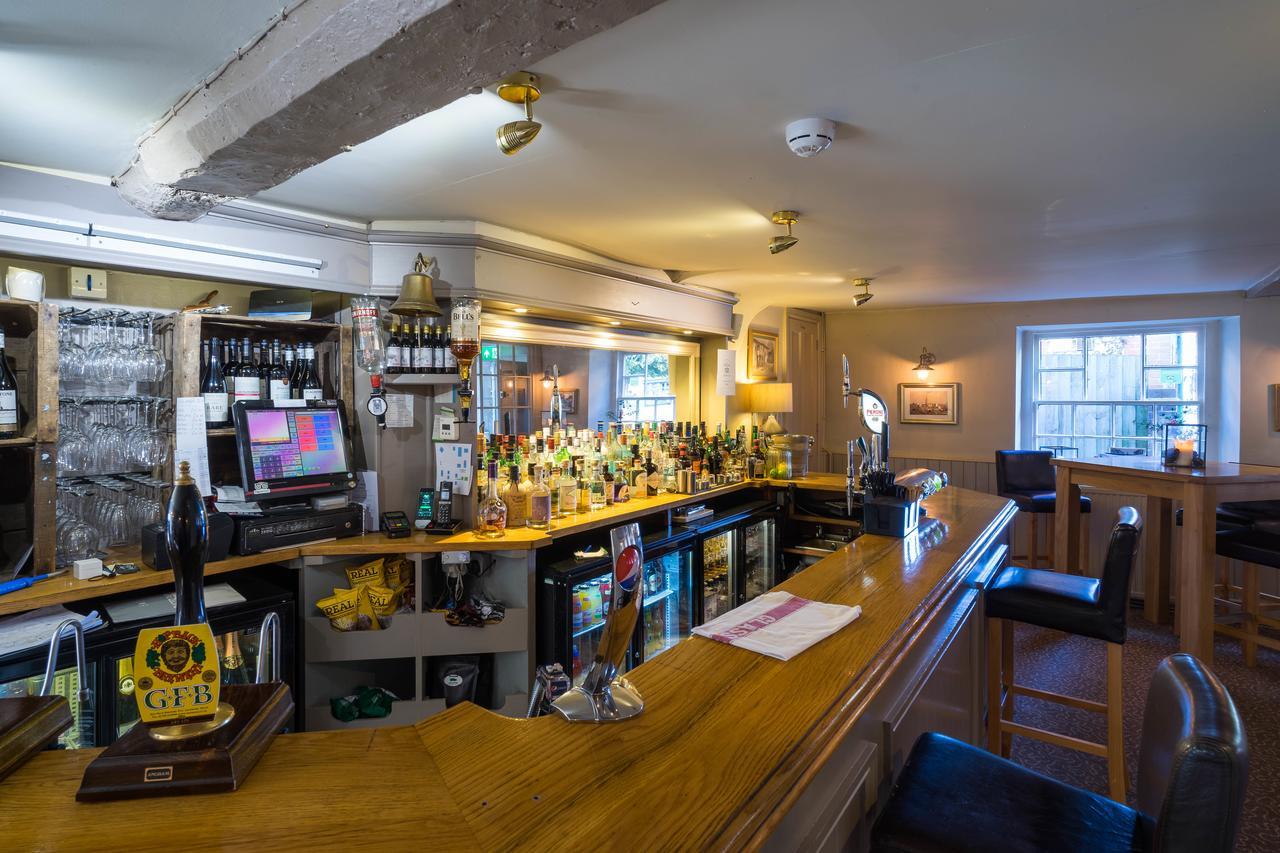 Greyhound Inn Wilton Wilton  Exterior foto